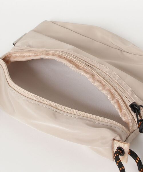TAIKAN（テイケン）の「【TAIKAN / テイケン】SACOCHE BAG SMALL  / サコッシュ（ショルダーバッグ・メンズ・ベージュ・SMALL）」の12枚目の写真