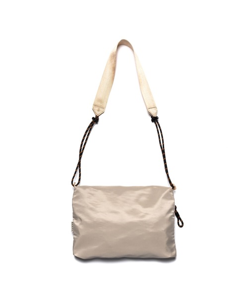 TAIKAN（テイケン）の「【TAIKAN / テイケン】SACOCHE BAG SMALL  / サコッシュ（ショルダーバッグ・メンズ・ベージュ・SMALL）」の3枚目の写真
