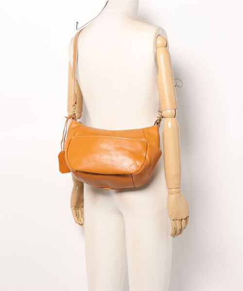 fes（フェス）の「fes/フェス カウレザー ショルダーバッグ（ショルダーバッグ・レディース・キャメル/レッド/ネイビー/グリーン・FREE）」の8枚目の写真