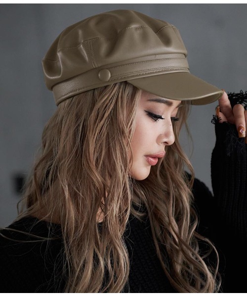 ANAP(アナップ)の「フェイクレザーキャスケット(キャスケット・レディース・ブラック/グレイッシュベージュ・FREE)」の1枚目の写真