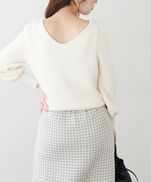 natural couture(ナチュラルクチュール)の「マシュマロフェザー前後2WAY柔らかニット(ニット/セーター・レディース・アイボリー/サックスブルー/パープル/グレイッシュベージュ/ピンク/ミント・FREE)」の9枚目の写真