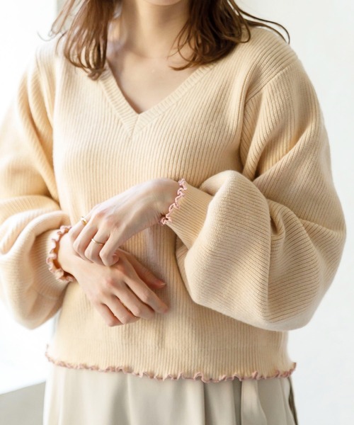 SLURR(スラ―)の「【マシンウォッシャブル】Vネックショート丈ニット(ニット/セーター・レディース・ブラック/アイボリー/キャメル/その他8・FREE)」の4枚目の写真