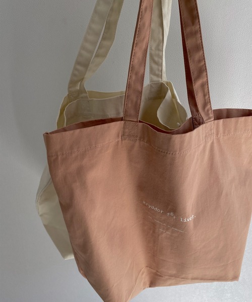 omom sot(オムオムソット)の「キャンバストートバッグ ロゴ入り omom sot(トートバッグ・レディース・アイボリー/ピンクベージュ・F)」の7枚目の写真