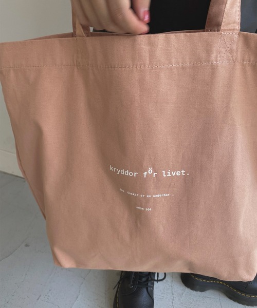 omom sot(オムオムソット)の「キャンバストートバッグ ロゴ入り omom sot(トートバッグ・レディース・アイボリー/ピンクベージュ・F)」の9枚目の写真