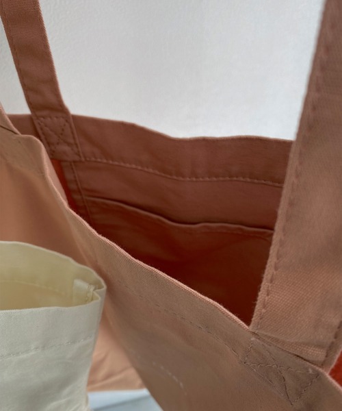 omom sot(オムオムソット)の「キャンバストートバッグ ロゴ入り omom sot(トートバッグ・レディース・アイボリー/ピンクベージュ・F)」の13枚目の写真