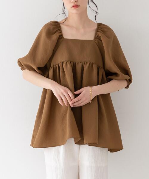 CITEN（シテン）の「＜CITEN（シテン）＞バックオープン ボリュームソデ ブラウス（シャツ/ブラウス・レディース・ブラック/ブラウン/ライム・FREE）」の3枚目の写真