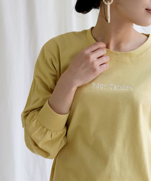 HER CLOSET（ハークローゼット）の「【shemoshelly】yourTshirt刺繍ロゴデザインTシャツ（Tシャツ/カットソー・レディース・ホワイト/ブラック/ベージュ/ピンク/マスタード・M）」の4枚目の写真