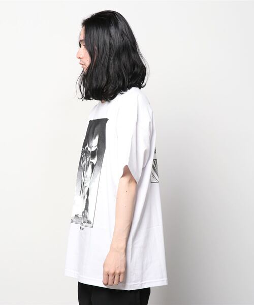 BAIT（ベイト）の「BAIT × 進撃の巨人 ARMIN TEE 224-AOT-TEE-001（Tシャツ/カットソー・メンズ・ホワイト・LARGE/MEDIUM/X-LARGE/XX-LARGE）」の13枚目の写真