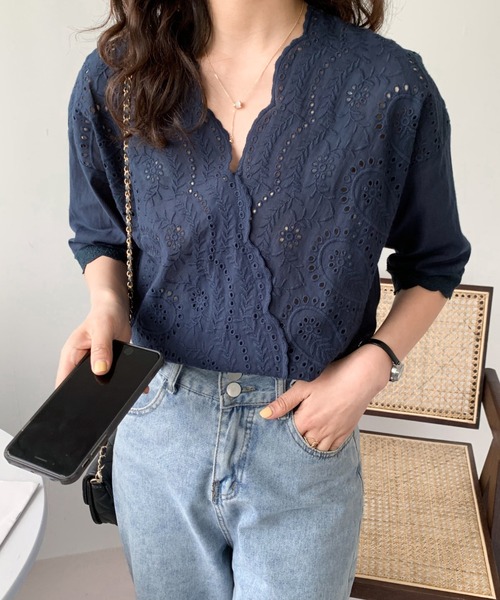 ABITOKYO（アビトーキョー）の「カシュクールカットワーク刺繍ブラウス（シャツ/ブラウス・レディース・ホワイト/ブラック/グレー/ブルー/グリーン/ブラウン/ベージュ/ネイビー・FREE）」の7枚目の写真