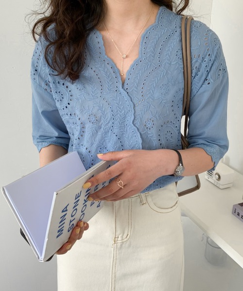 ABITOKYO（アビトーキョー）の「カシュクールカットワーク刺繍ブラウス（シャツ/ブラウス・レディース・ホワイト/ブラック/グレー/ブルー/グリーン/ブラウン/ベージュ/ネイビー・FREE）」の8枚目の写真