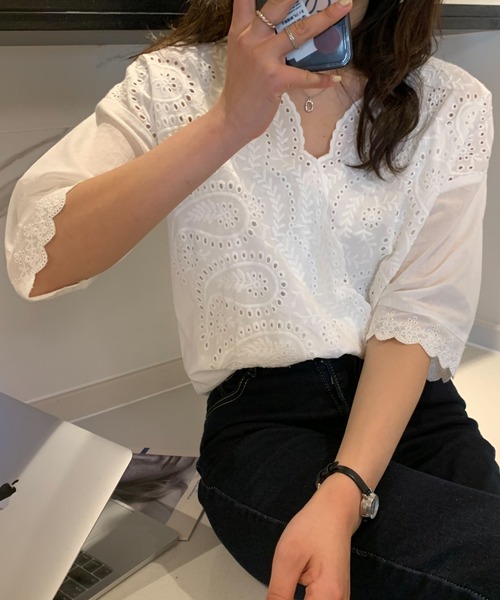 ABITOKYO（アビトーキョー）の「カシュクールカットワーク刺繍ブラウス（シャツ/ブラウス・レディース・ホワイト/ブラック/グレー/ブルー/グリーン/ブラウン/ベージュ/ネイビー・FREE）」の13枚目の写真