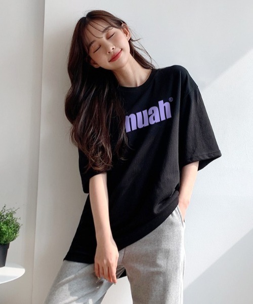 muahmuah（ムーアムーア）の「A'GEM/9 × .kom『muah muah』BALANCE MUAHLOGO T-SHIRT/バランスロゴ オーバーサイズ半袖Tシャツ/カットソー（Tシャツ/カットソー・レディース・ホワイト/ブラック/ネイビー/パープル/ライトパープル/イエロー/ピンク・FREE）」の15枚目の写真