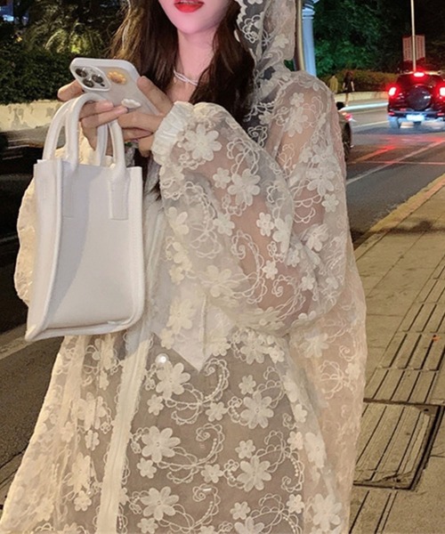 me+em select（ミームセレクト）の「花柄刺繍シアーレースビッグシルエットジャケット（ナイロンジャケット・レディース・ベージュ/アイボリー・FREE）」の16枚目の写真