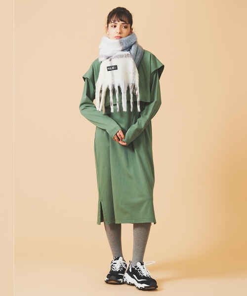 MILKFED.(ミルクフェド)の「BAR LOGO SHAGGY PLAID STOLE(ストール/ショール・レディース・グレー/オフホワイト・ONE SIZE)」の4枚目の写真