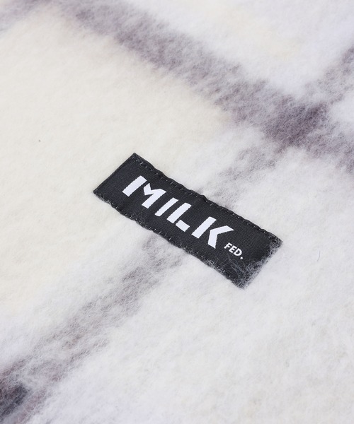 MILKFED.(ミルクフェド)の「BAR LOGO SHAGGY PLAID STOLE(ストール/ショール・レディース・グレー/オフホワイト・ONE SIZE)」の6枚目の写真