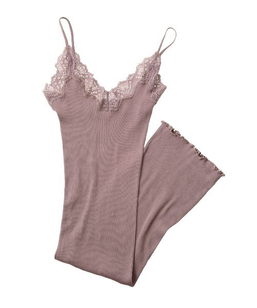 PEACH JOHN（ピーチジョン）の「【綿100％／オーガニックコットン！オールシーズン快適な着心地。ワンピースのインナーに◎】オーガニックコットンスリップ（インナーウェア/肌着・レディース・ブラック/アイボリー/ピンクベージュ/ブルーグレー/ラベンダー/ダークラベンダー/ライトブルー/ブラウン/スモークピンク/グレー・S/M/M/L）」の17枚目の写真