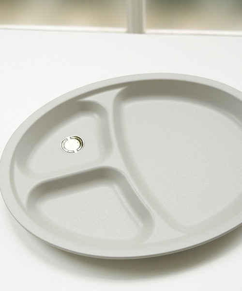 JACKSON MATISSE（ジャクソンマティス）の「【JACKSON MATISSE】ジャクソンマティス/ TRIBECA PLAWARE×JM - OVAL LUNCH PLATE -（食器・メンズ・イエロー/グレー・ONE SIZE）」の2枚目の写真