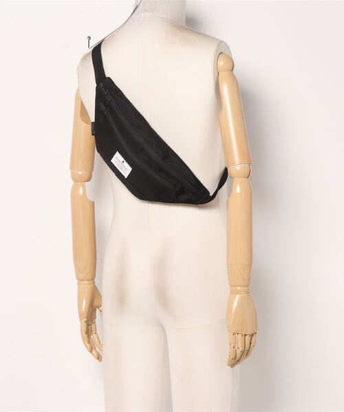 MAKAVELIC(マキャベリック)の「《MAKAVELIC》TRUCKS MONOCULAR WAIST BAG(ボディバッグ/ウエストポーチ・レディース・ブラック/ネイビー・FREE)」の3枚目の写真