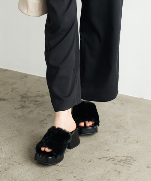 GeeRA(ジーラ)の「フェイクファーサンダル(サンダル・レディース・ブラック/ベージュ/グレー/アイボリー・SMALL/MEDIUM/LARGE/X-LARGE)」の10枚目の写真