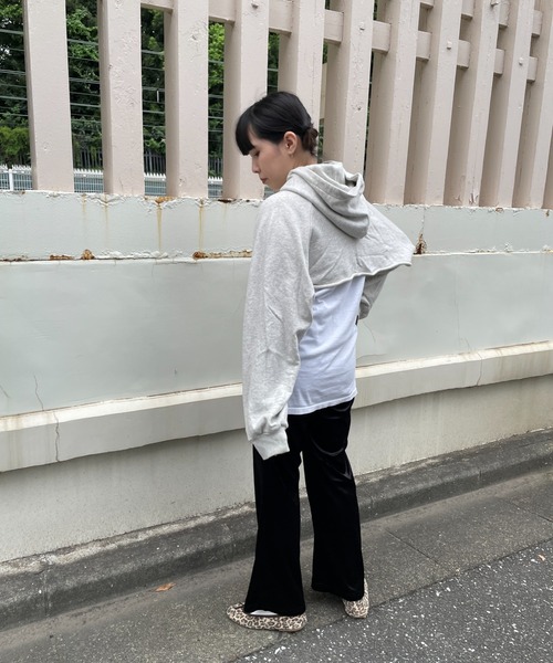 DuKKah(デュカ)の「Dukkah/【低身長向け】ベロアフレアパンツ(スラックス・レディース・ブラック/グレー・X-SMALL)」の3枚目の写真