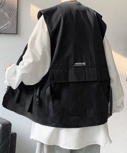 FVLMEN(フルメン)の「【FVLMEN】6pocket zip logo big vest/6ポケット ジップ ロゴ ビッグ ベスト(ベスト・メンズ・ブラック/カーキ・MEDIUM/LARGE/X-LARGE)」の11枚目の写真