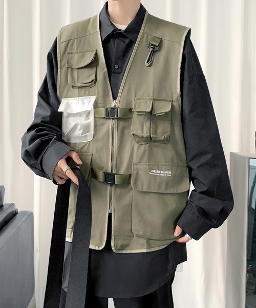 FVLMEN(フルメン)の「【FVLMEN】6pocket zip logo big vest/6ポケット ジップ ロゴ ビッグ ベスト(ベスト・メンズ・ブラック/カーキ・MEDIUM/LARGE/X-LARGE)」の12枚目の写真
