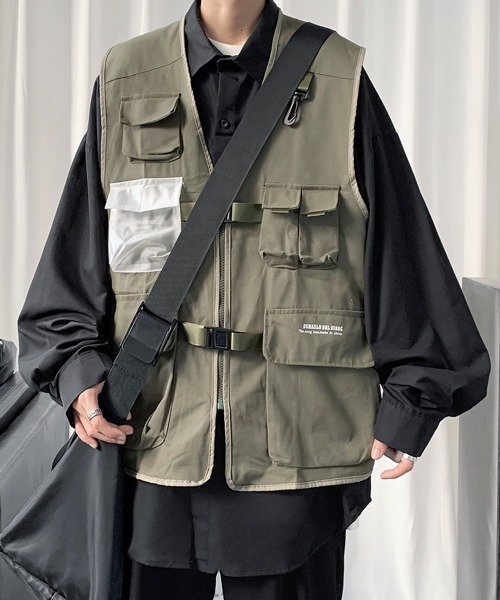 FVLMEN(フルメン)の「【FVLMEN】6pocket zip logo big vest/6ポケット ジップ ロゴ ビッグ ベスト(ベスト・メンズ・ブラック/カーキ・MEDIUM/LARGE/X-LARGE)」の18枚目の写真
