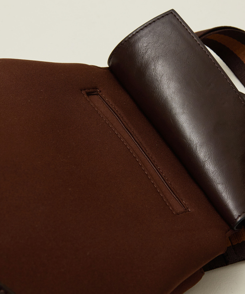 LOWELL things（ロウェル　シングス）の「Stride/TOPハンドル2WAY BAG mini（ショルダーバッグ・レディース・ブラック/ブラウン/ストライプ・フリー）」の4枚目の写真