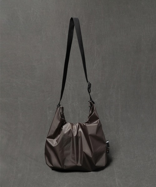 SABLE CLUTCH(セーブルクラッチ)の「ONE&SHOULDER BAG(M) - CORDURA/SEMI CLEAR(ワンハンドルトートバッグ)(メッセンジャーバッグ・レディース・ブラック/グレー/カーキ/キャメル・ONE SIZE)」の11枚目の写真