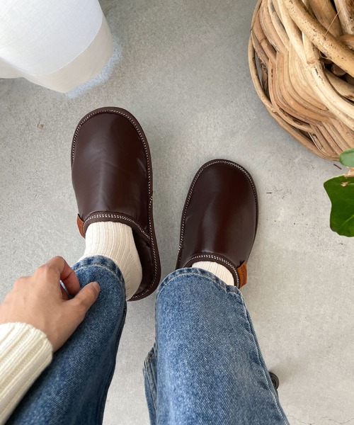CANAL JEAN(キャナルジーン)の「DULTON PU SLIPPERS EV スリッパ(WOMEN)/T20-0226S(ルームシューズ/スリッパ・レディース・ブラック/ネイビー/ブラウン・ONE SIZE)」の3枚目の写真