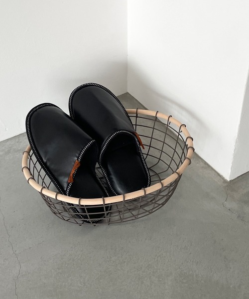 CANAL JEAN(キャナルジーン)の「DULTON PU SLIPPERS EV スリッパ(WOMEN)/T20-0226S(ルームシューズ/スリッパ・レディース・ブラック/ネイビー/ブラウン・ONE SIZE)」の2枚目の写真
