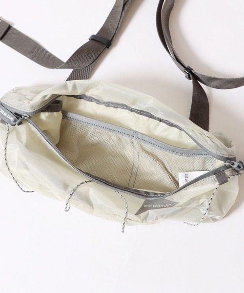 and wander（アンドワンダー）の「and wander/アンドワンダー sil waist bag ウエストバック（ボディバッグ/ウエストポーチ・レディース・ベージュ/オリーブ/ブラウン/ブラック・FREE）」の8枚目の写真