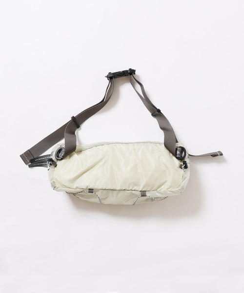 and wander（アンドワンダー）の「and wander/アンドワンダー sil waist bag ウエストバック（ボディバッグ/ウエストポーチ・レディース・ベージュ/オリーブ/ブラウン/ブラック・FREE）」の13枚目の写真