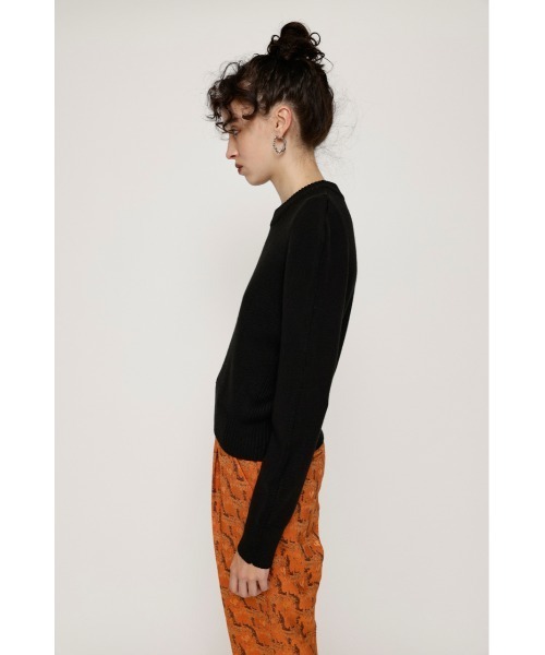 SLY（スライ）の「MILANO RIB ROUND SHOULDER TOPS ミラノリブ ラウンドショルダー トップス ニット プルオーバー（ニット/セーター・レディース・ブラック/オレンジ/ブルー/アイボリー・FREE）」の17枚目の写真