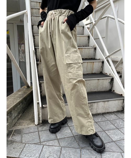 WC(ダブル シー)の「ワイドカーゴパンツ(カーゴパンツ・レディース・ブラック/ベージュ・FREE)」の9枚目の写真