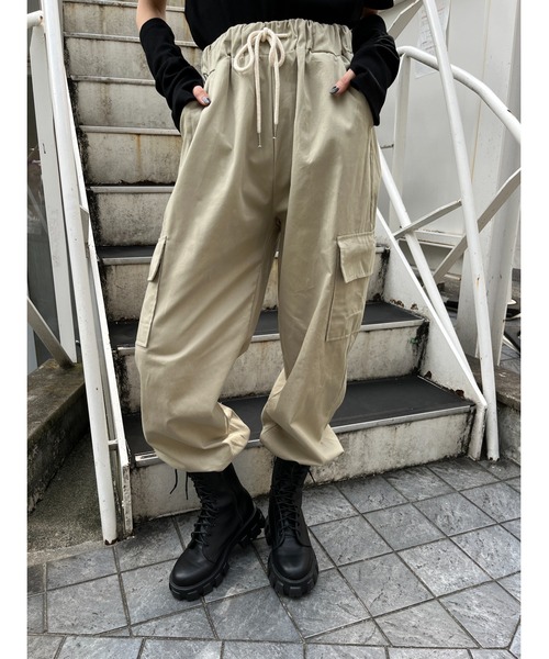 WC(ダブル シー)の「ワイドカーゴパンツ(カーゴパンツ・レディース・ブラック/ベージュ・FREE)」の11枚目の写真
