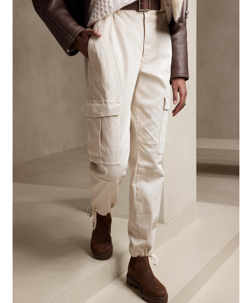 Banana Republic(バナナリパブリック)の「Sierraモールスキンカーゴパンツ(カーゴパンツ・レディース・アイボリー/キャメル・0/2/4/00/6)」の2枚目の写真