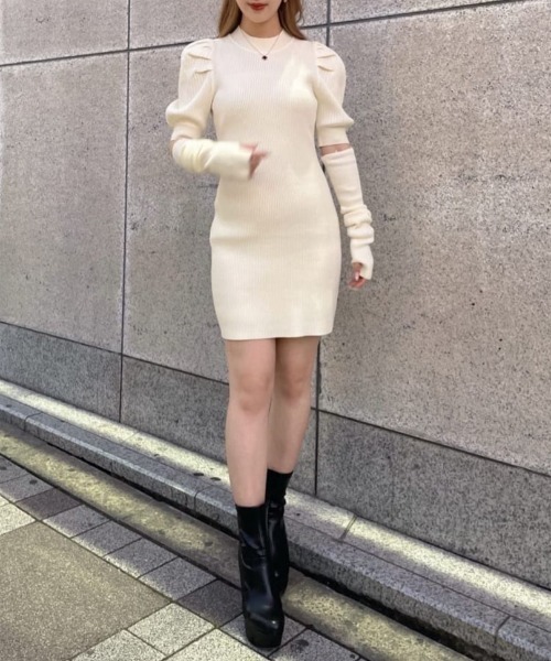 ROYAL PARTY（ロイヤルパーティー）の「アームウォーマー付タイトミニワンピース（ワンピース・レディース・パープル/ブラック/オフホワイト・FREE）」の20枚目の写真