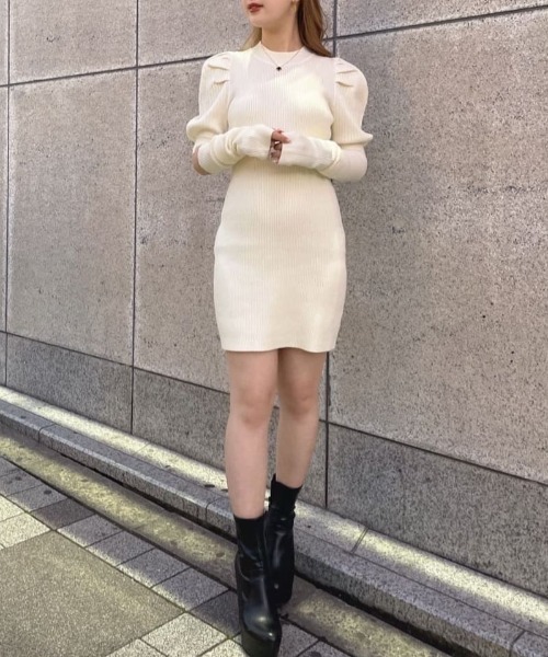 ROYAL PARTY（ロイヤルパーティー）の「アームウォーマー付タイトミニワンピース（ワンピース・レディース・パープル/ブラック/オフホワイト・FREE）」の21枚目の写真