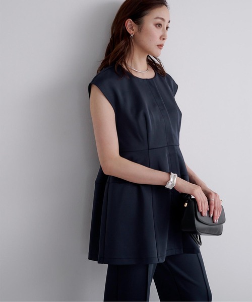 UR'S（ユアーズ）の「ボンディングペプラムトップス／ジレ（ベスト・レディース・ホワイト/ブラック/ネイビー/ライトブルー/ダークブラウン・S/M/L）」の5枚目の写真