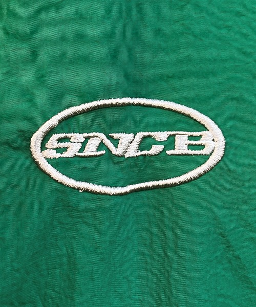 Snap club(スナップクラブ)の「【Snap club】サークル刺繍 バイカラーナイロンジャケット(ブルゾン・レディース・グリーン/ブラック/ブルー/ブラウン/オレンジ・M/L)」の10枚目の写真