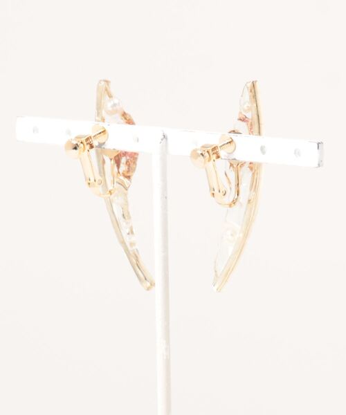 tone(トーン)の「【LIONS&WAITER】花と透明のイヤリング(イヤリング・レディース・その他・FREE)」の2枚目の写真