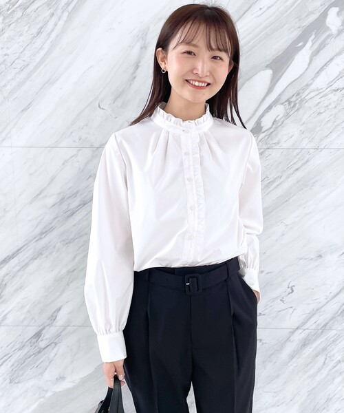 エステネージュスタンドフリルブラウス