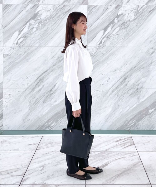 エステネージュスタンドフリルブラウス