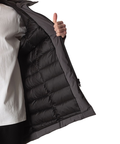 ATTACHMENT(アタッチメント)の「3レイヤー ライトタフタ フーデッド ダウンコート / 3LAYER LIGHT TAFFETA HOODED DOWN COAT(ダウンジャケット/コート・メンズ・ブラック/ダークグレー・1/3/2)」の8枚目の写真