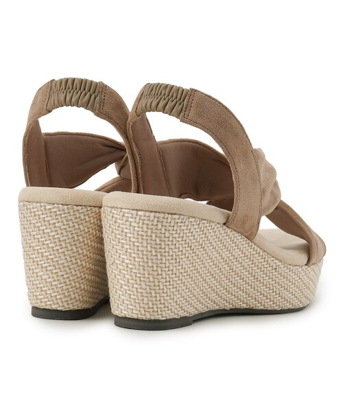 SHOO・LA・RUE（シューラルー）の「◆やわらかひねりウェッジサンダル（サンダル・レディース・チョコ/ベージュ/イエロー・35/45）」の6枚目の写真