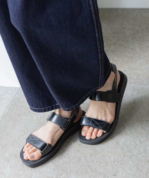 GLOBAL WORK(グローバルワーク)の「らくっションフィットベルトサンダル/189465(サンダル・レディース・アイボリー/ブラウン/ブラック・LARGE/MEDIUM)」の2枚目の写真