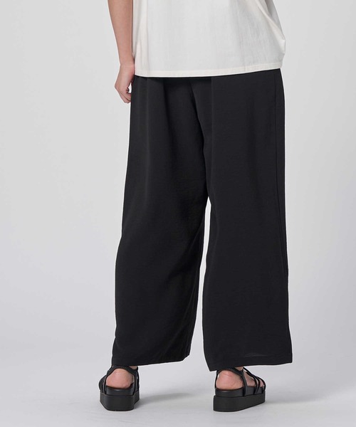 HONEYSUCKLE ROSE（ハニーサックルローズ）の「【接触冷感】【HONEYSUCKLE ROSE】サラサラスリットイージーパンツ（その他パンツ・レディース・カーキブラウン/ブラック・M-L）」の6枚目の写真