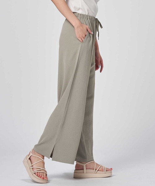 HONEYSUCKLE ROSE（ハニーサックルローズ）の「【接触冷感】【HONEYSUCKLE ROSE】サラサラスリットイージーパンツ（その他パンツ・レディース・カーキブラウン/ブラック・M-L）」の8枚目の写真