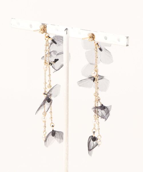 m.soeur(エムスール)の「シアーアジサイとパールの揺れピアス(ピアス(両耳用)・レディース・ブラック/ホワイト/グリーン/イエロー・FREE)」の13枚目の写真